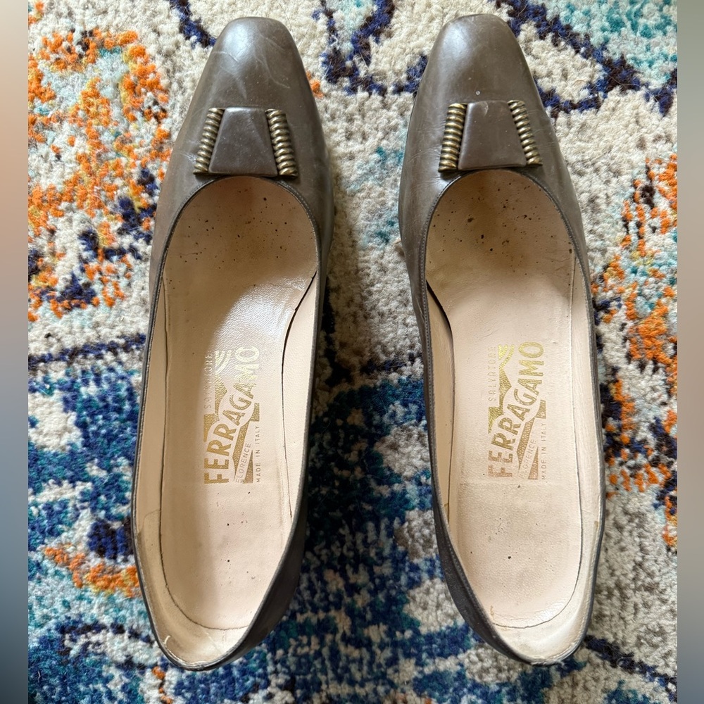 7.5 AA — Vintage Ferragamo - taupe
